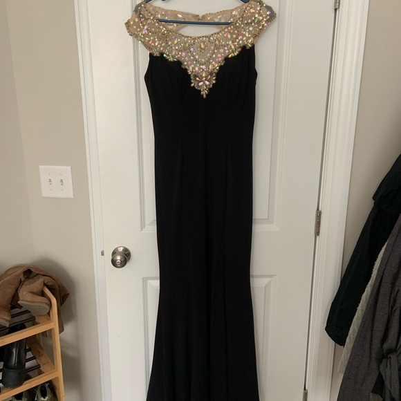 Prom/ Formal Dress - Picture 2 of 2